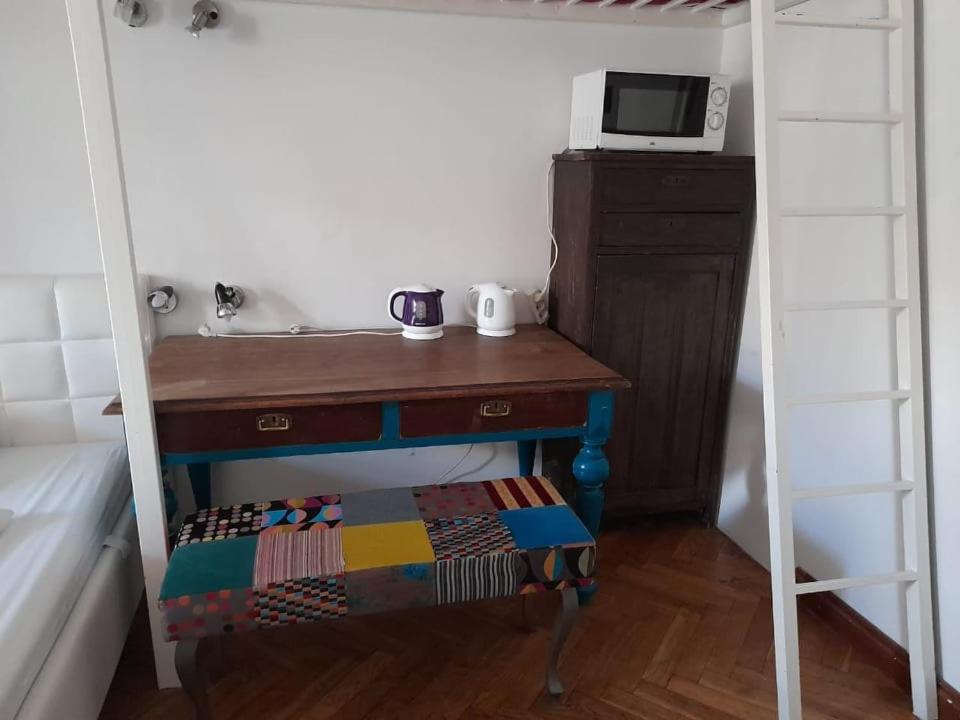 Rodzinna Przestrzen Dla 8 Osob 2 Pokoje Z Lazienka I Mini Aneksem Warsaw Exterior photo